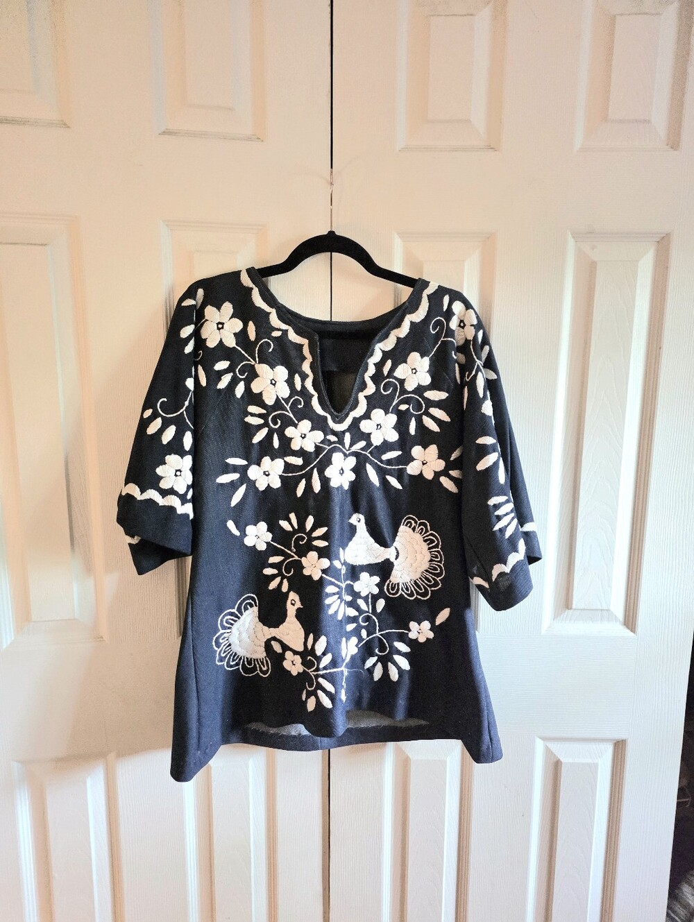VINTAGE Blue Floral & Bird Embroidered V-Notch Tunic Top